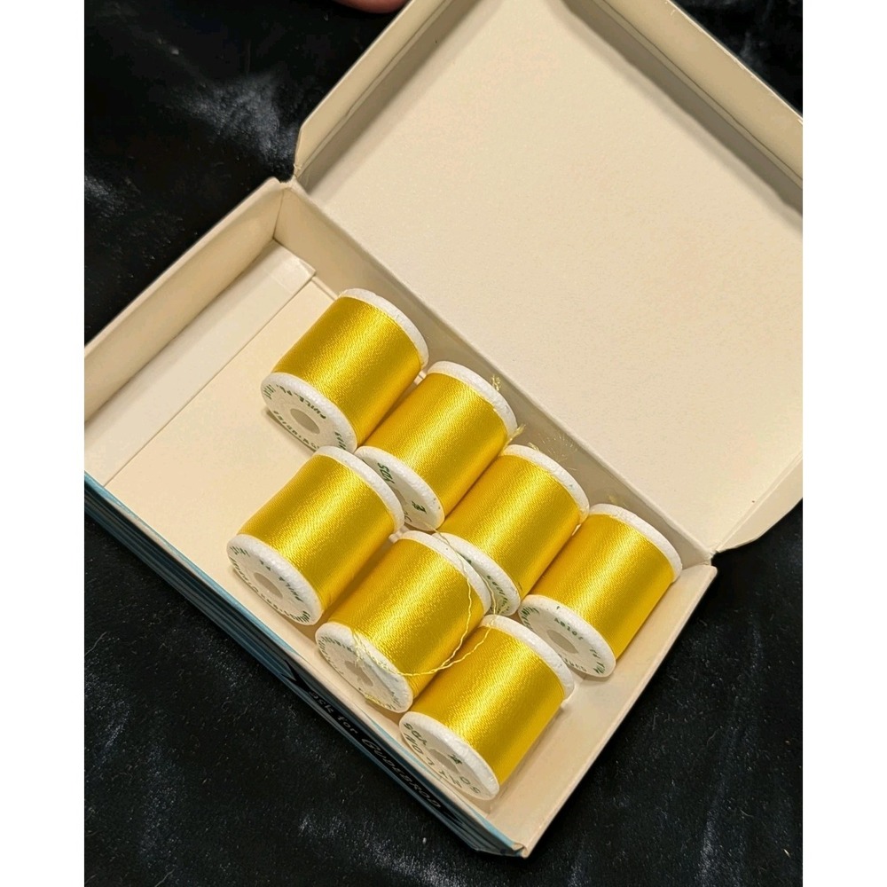 VTG Gudebrod Gudewind Thread Box Set Yellow 207‎ Plastic Spools Rod Winding